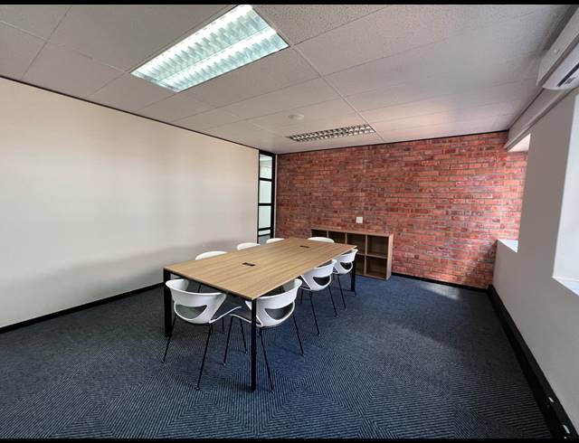 215M² OFFICE TO LET IN HYDE PARK